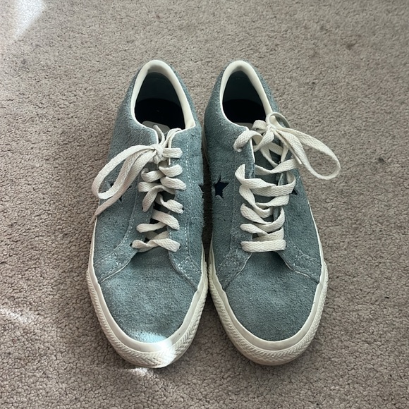 Blue converse - Picture 2 of 3